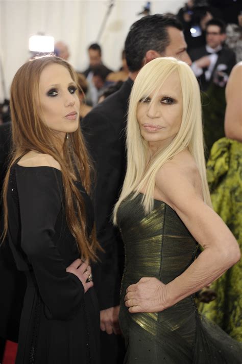 donatella versace fuma|donatella versace children.